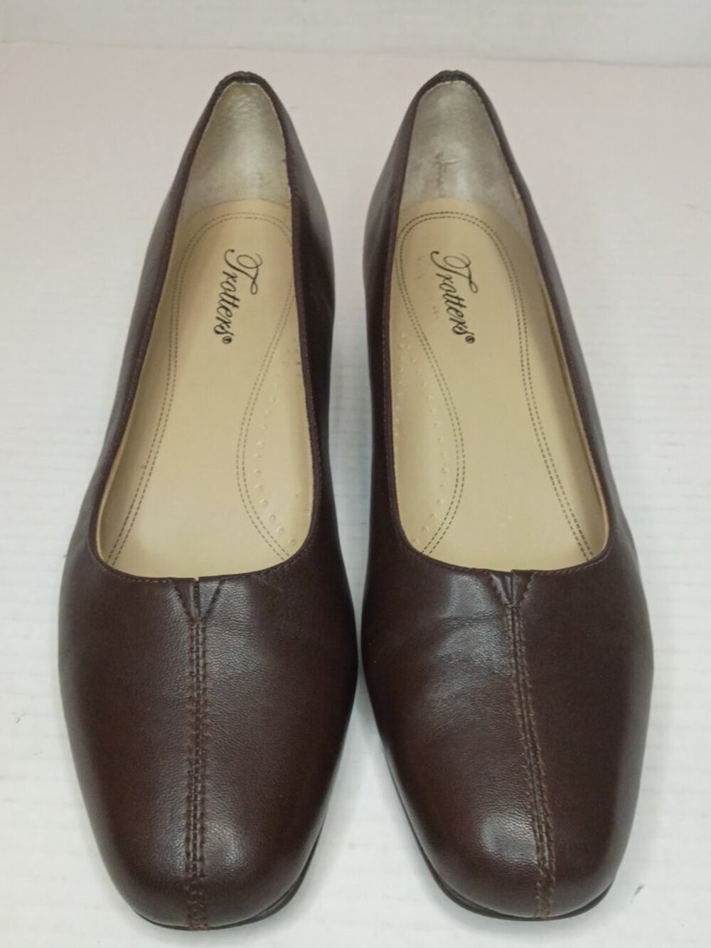 Trotters Doris Brown Leather Low Heel Pumps Women's Size 9N Narrow